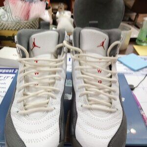 MIchael Jordan Youth Size 7 Tennis Shoes